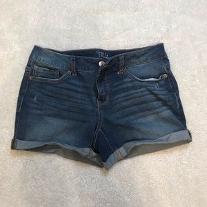 Time and Tru size 6 shorts